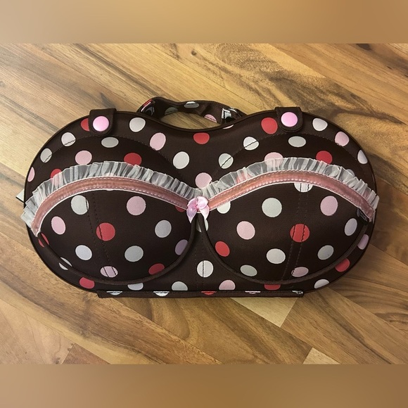 The Brag Company Bra Travel Bra Holder. Polka Dot. - Picture 4 of 4